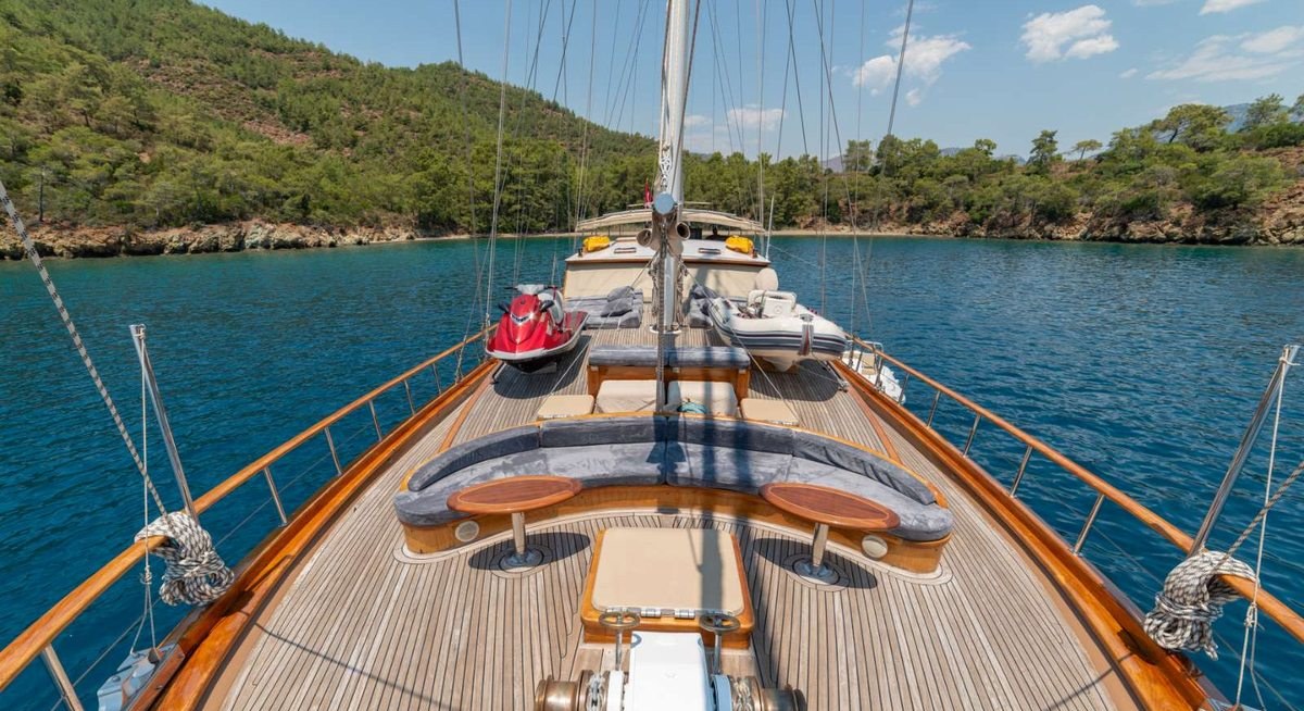 SEMA TUANA yacht charter 2
