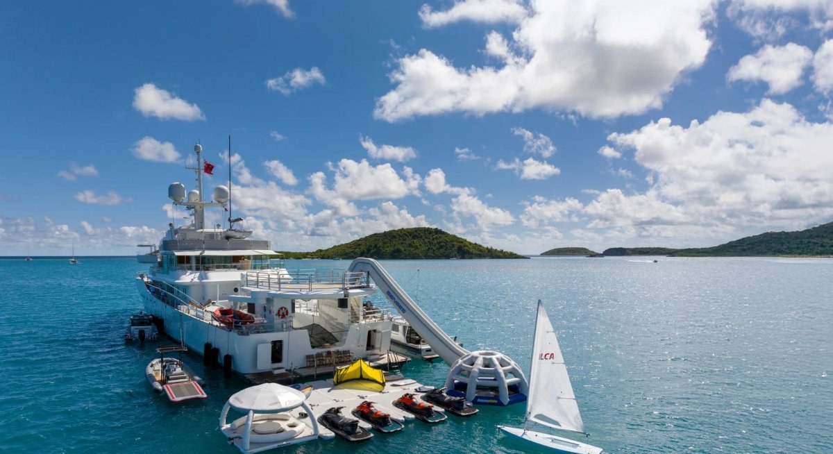 SENSES yacht charter 5