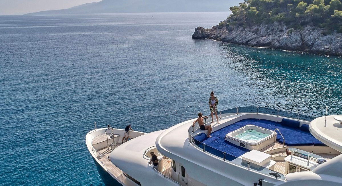 SERENITY II yacht charter 2