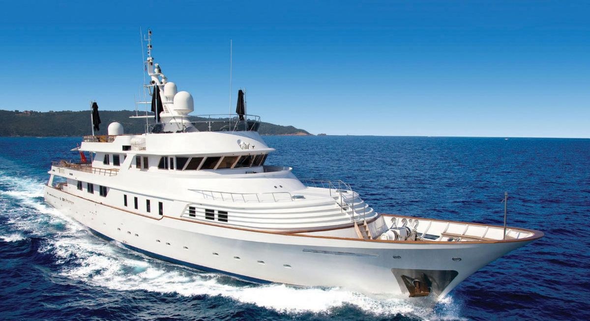 SHAKE N BAKE TBD yacht charter 1