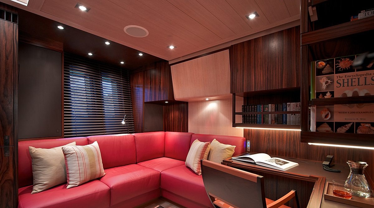 SHARLOU yacht charter 5