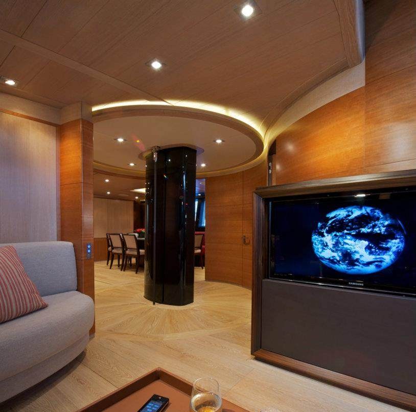 SHARLOU yacht charter 4