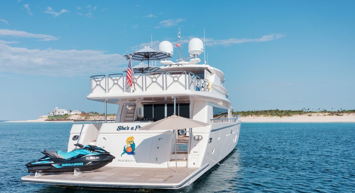 SHE'S A PEACH yacht charter 2