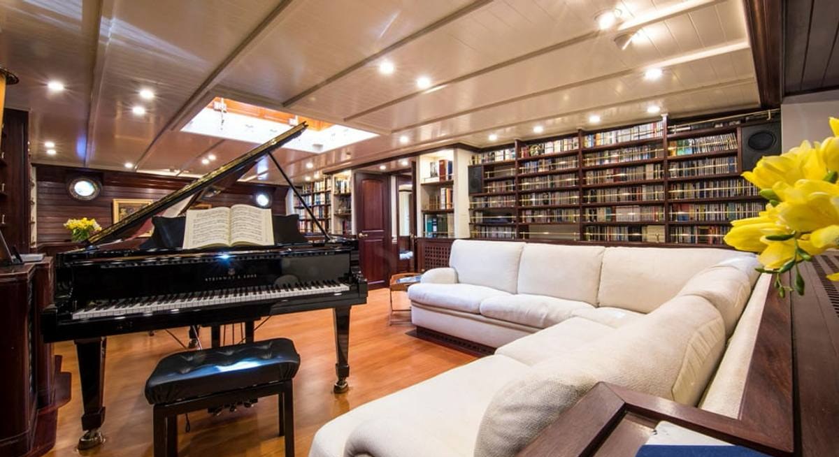 SHENANDOAH OF SARK yacht charter 3