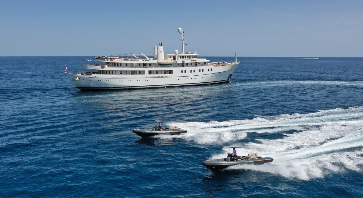 SHERAKHAN yacht charter 5