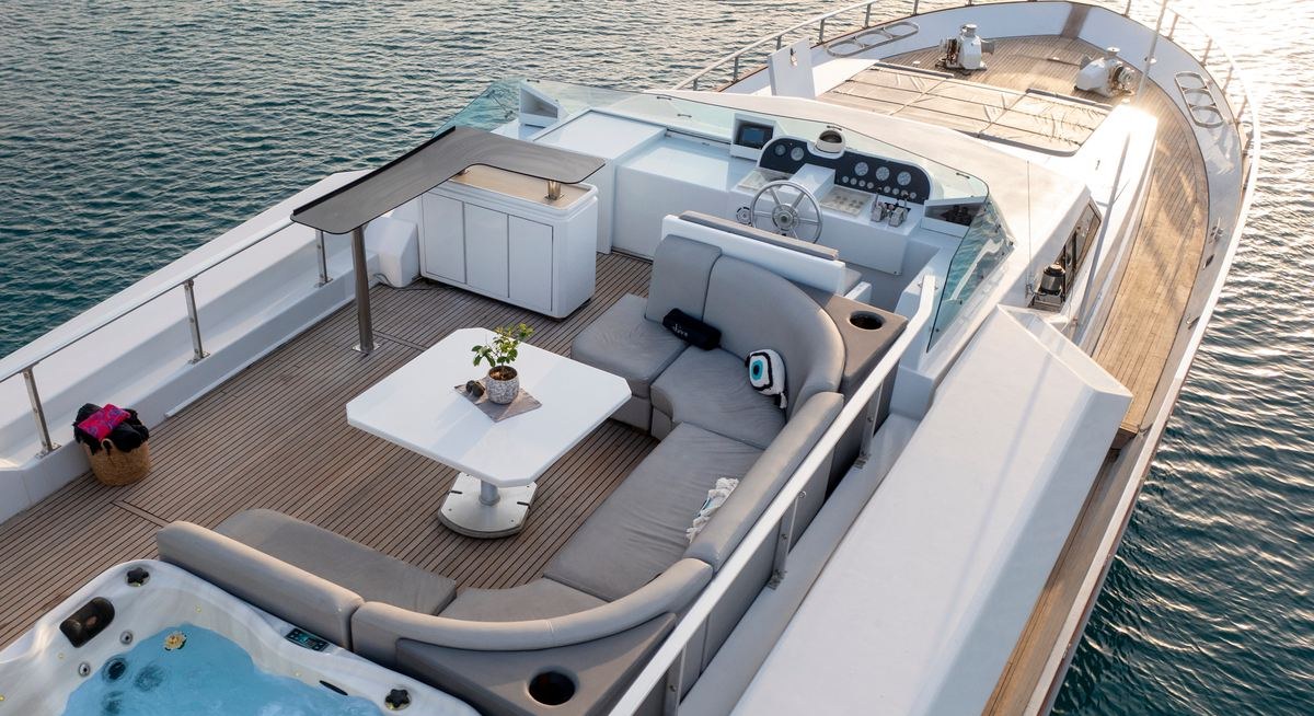 SHIVA yacht charter 2