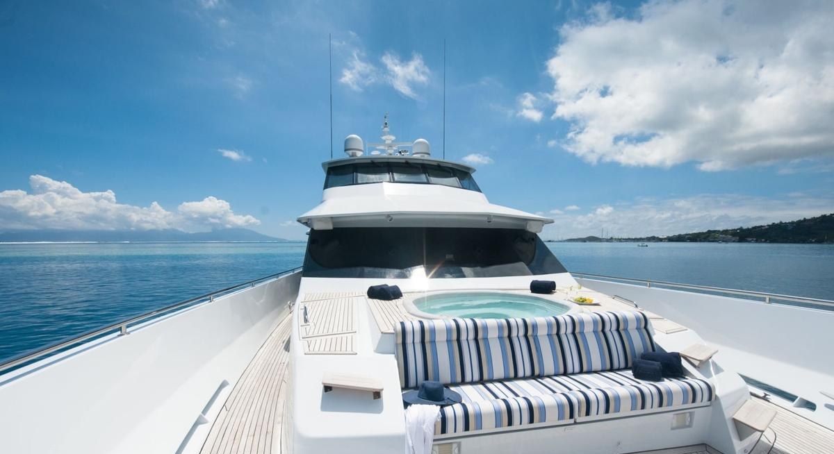 SHORETHING yacht charter 3