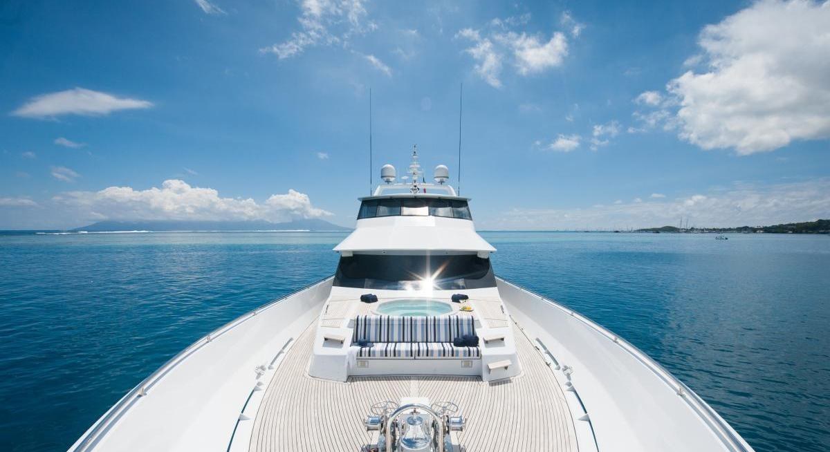 SHORETHING yacht charter 2