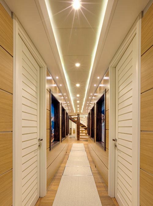 SHU U RITE yacht charter 3
