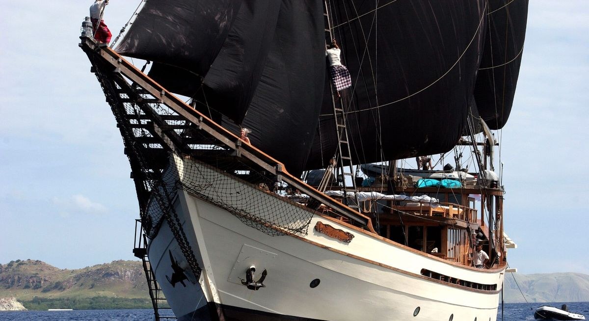 SILOLONA yacht charter 2