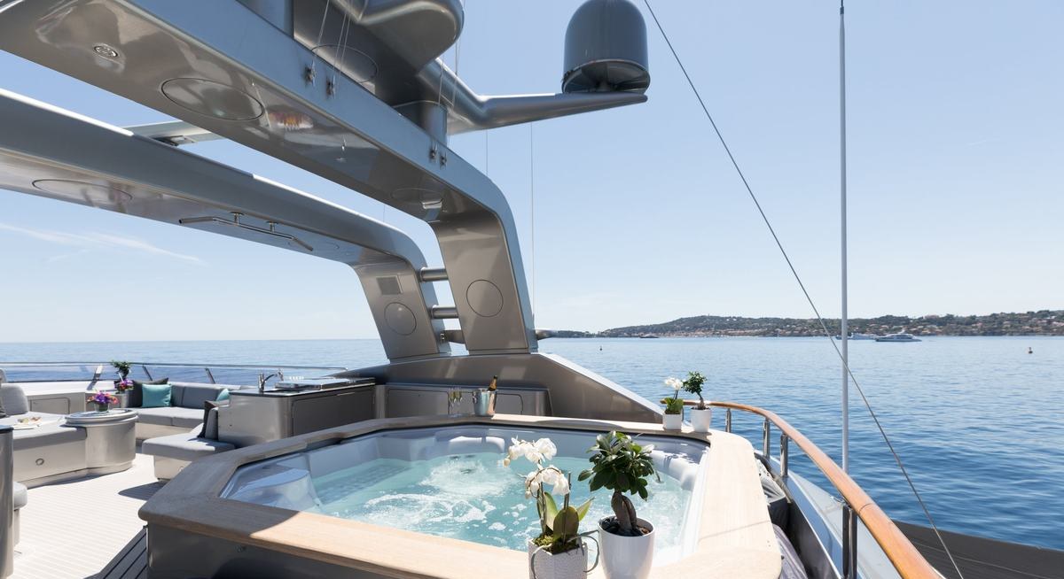 SILVER DREAM yacht charter 3
