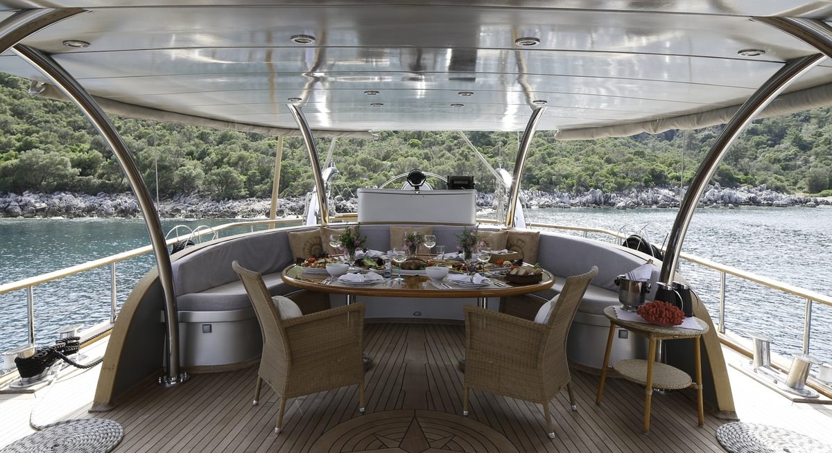 SILVER MOON yacht charter 5