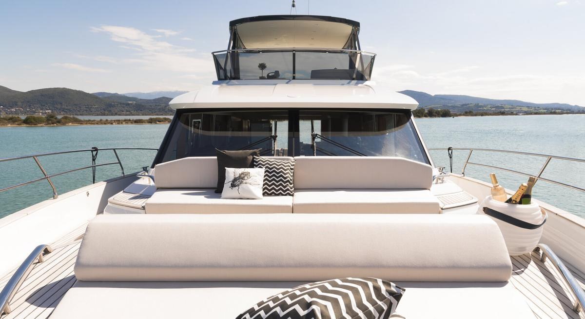 SIR HENDRIK yacht charter 2