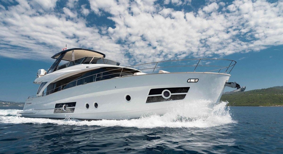 SIR HENDRIK yacht charter 1