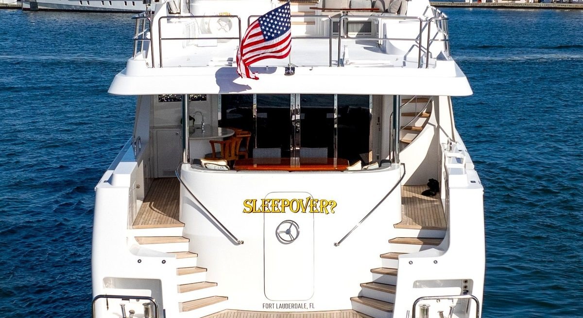 SLEEPOVER yacht charter 5