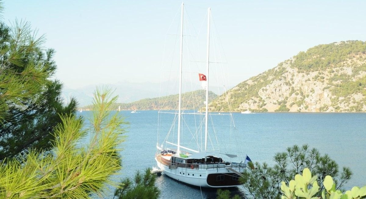 SMILE yacht charter 2