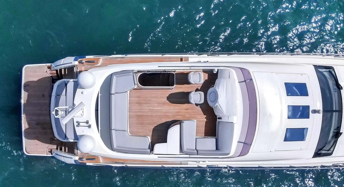 SNOWBIRD yacht charter 3