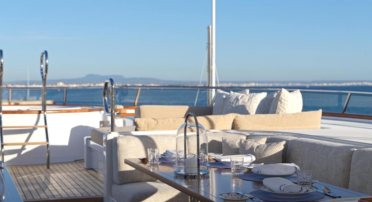 SOLACE yacht charter 4