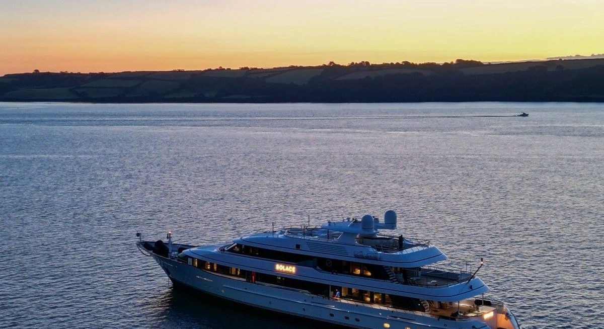 SOLACE yacht charter 2