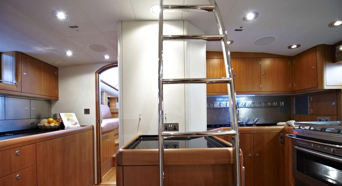 SOLITAIRE OF BOSHAM yacht charter 5