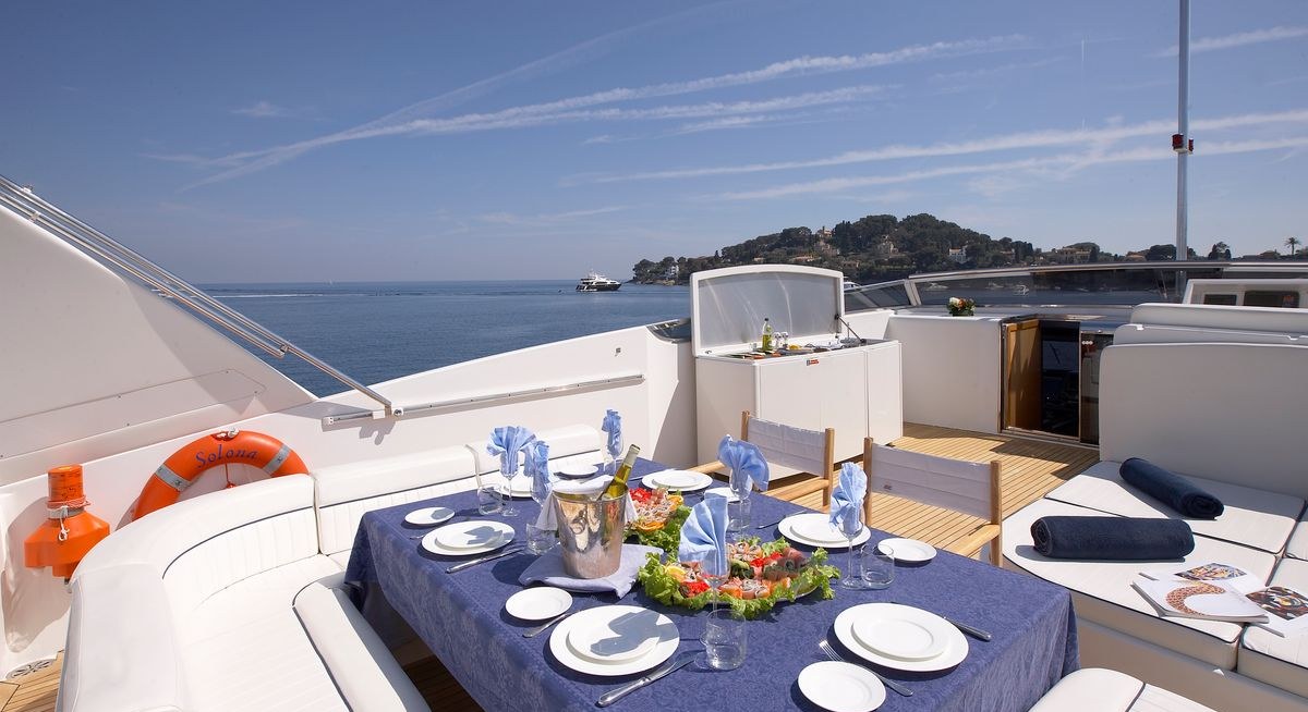 SOLONA yacht charter 1
