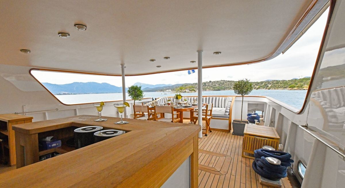 SOMETHING COOL yacht charter 2