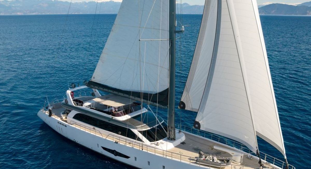SON OF WIND yacht charter 4