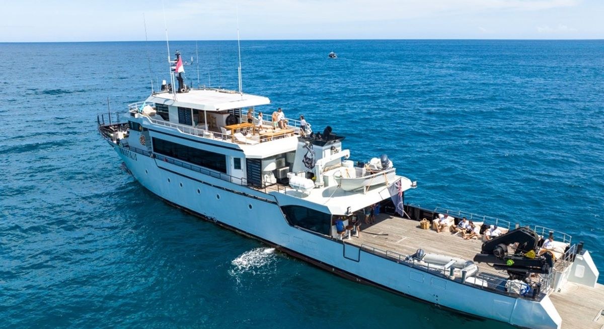 SOUTHERN CROSS yacht charter 5