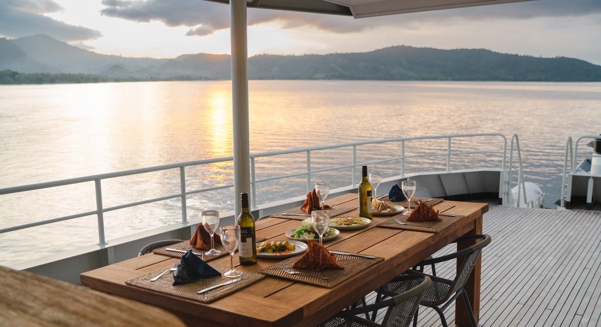 SOUTHERN CROSS yacht charter 4