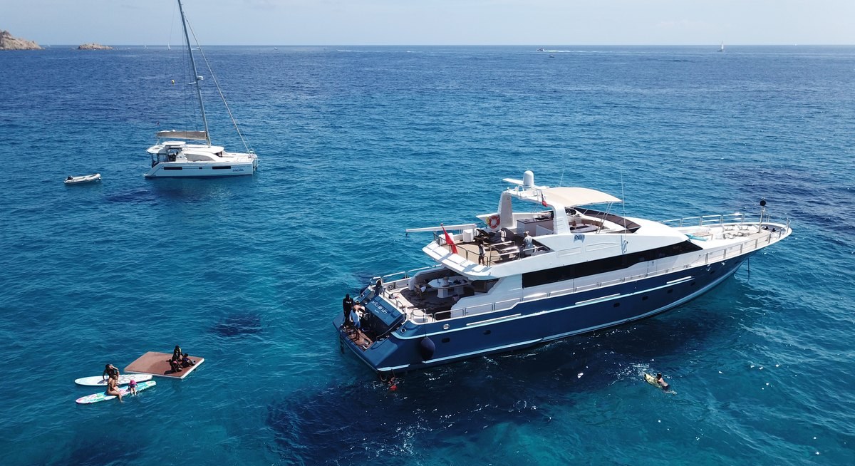 SPICE OF LIFE yacht charter 5