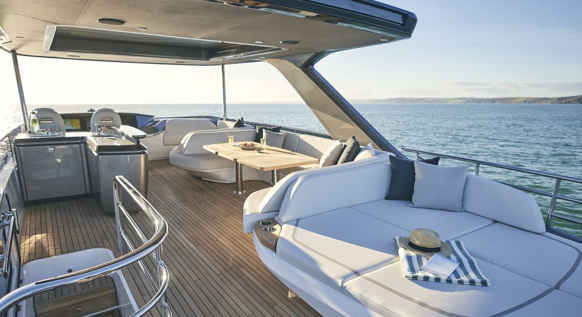 SPIRIT OF RIO yacht charter 3