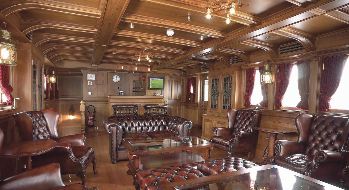 SS DELPHINE yacht charter 5