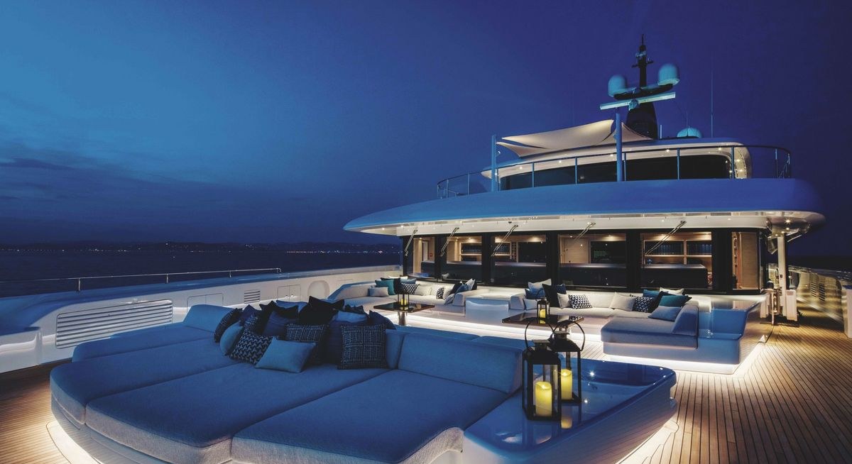 STARBURST IV yacht charter 2