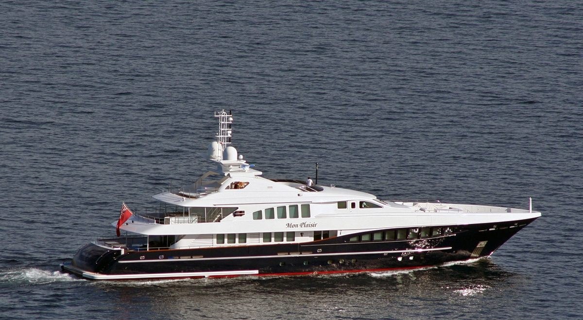 STORMBORN yacht charter 3