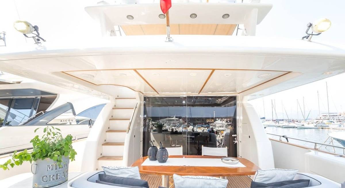 STRADIVARIA yacht charter 3