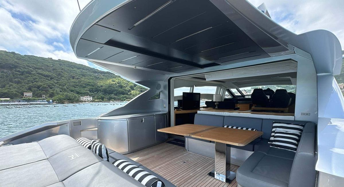 SUENO yacht charter 4