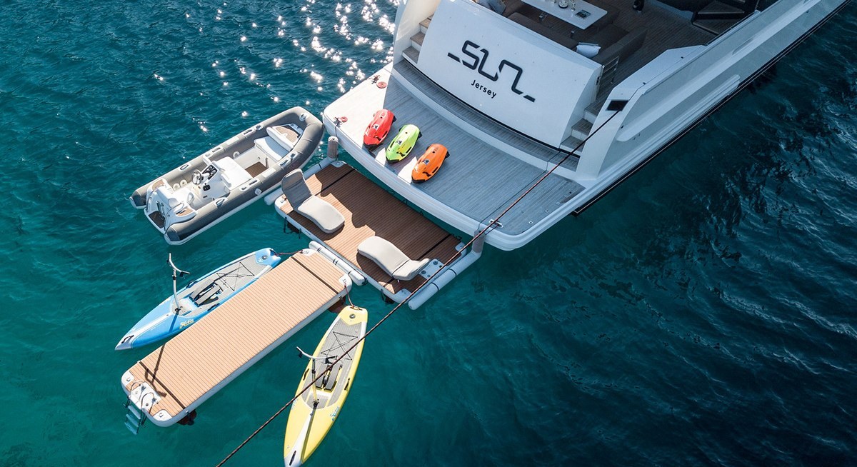 SUN yacht charter 5