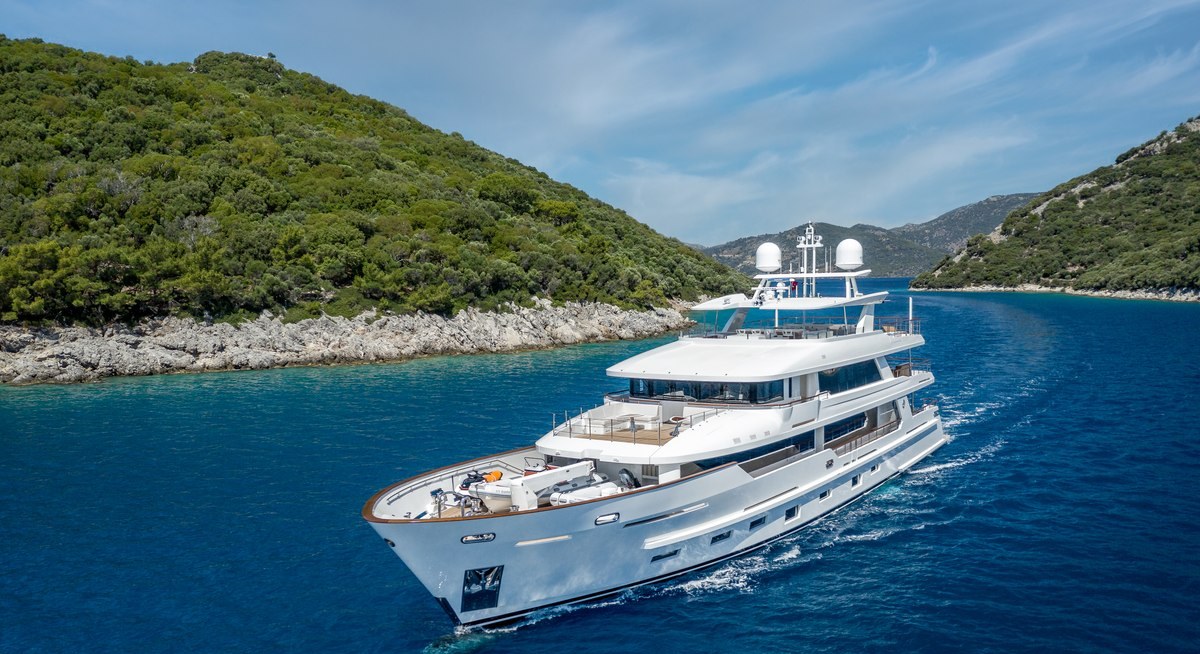 SUNRISE YACHT CHARTER yacht charter