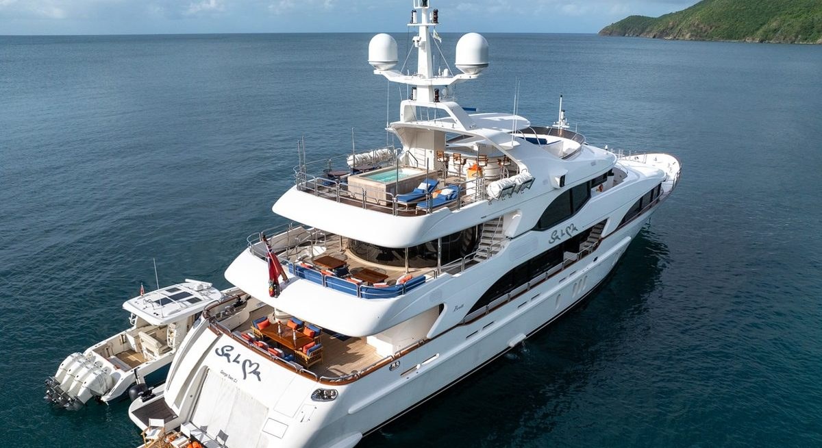SUR LA MER yacht charter 4
