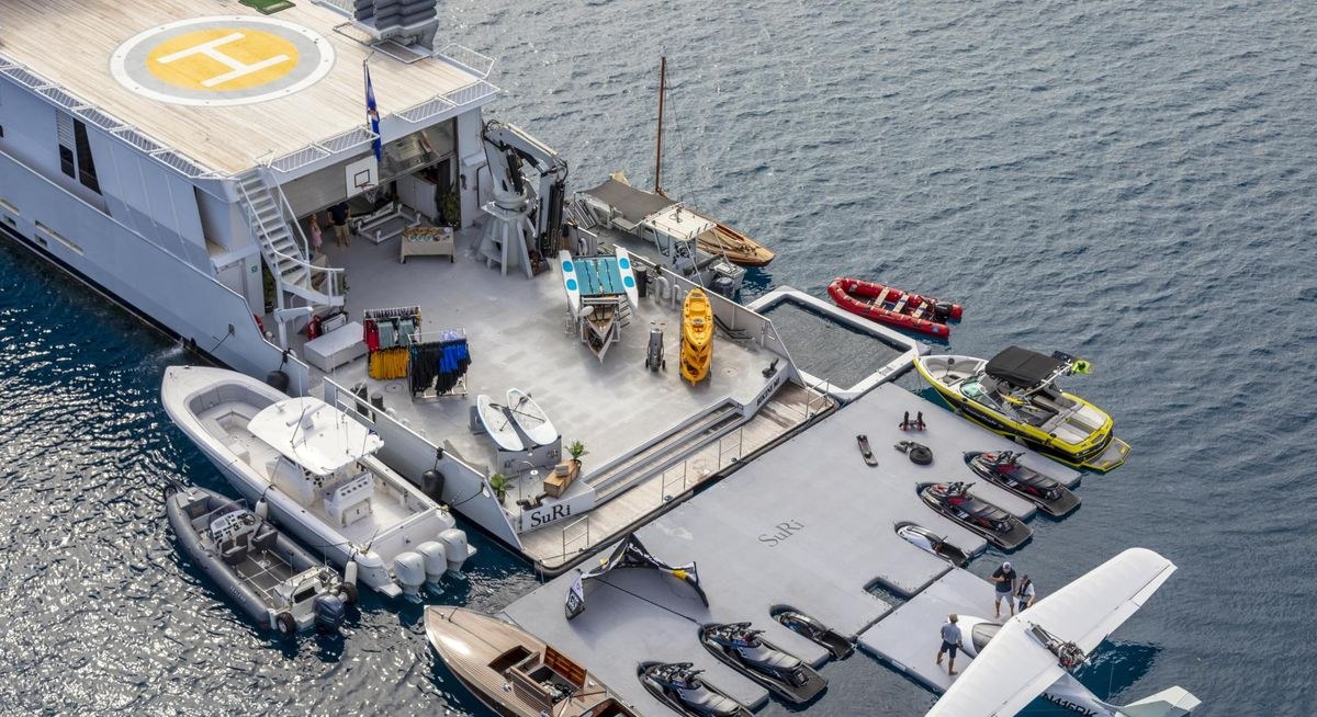 SURI yacht charter 4