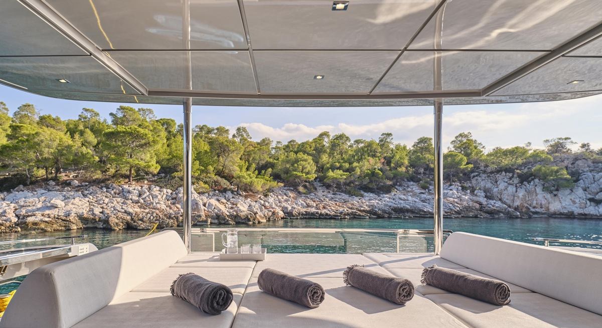 SYLIA yacht charter 3
