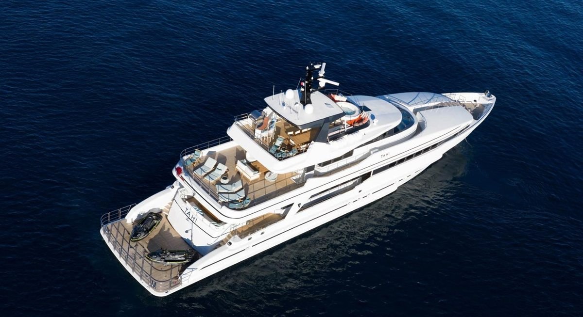 TAHI yacht charter 5