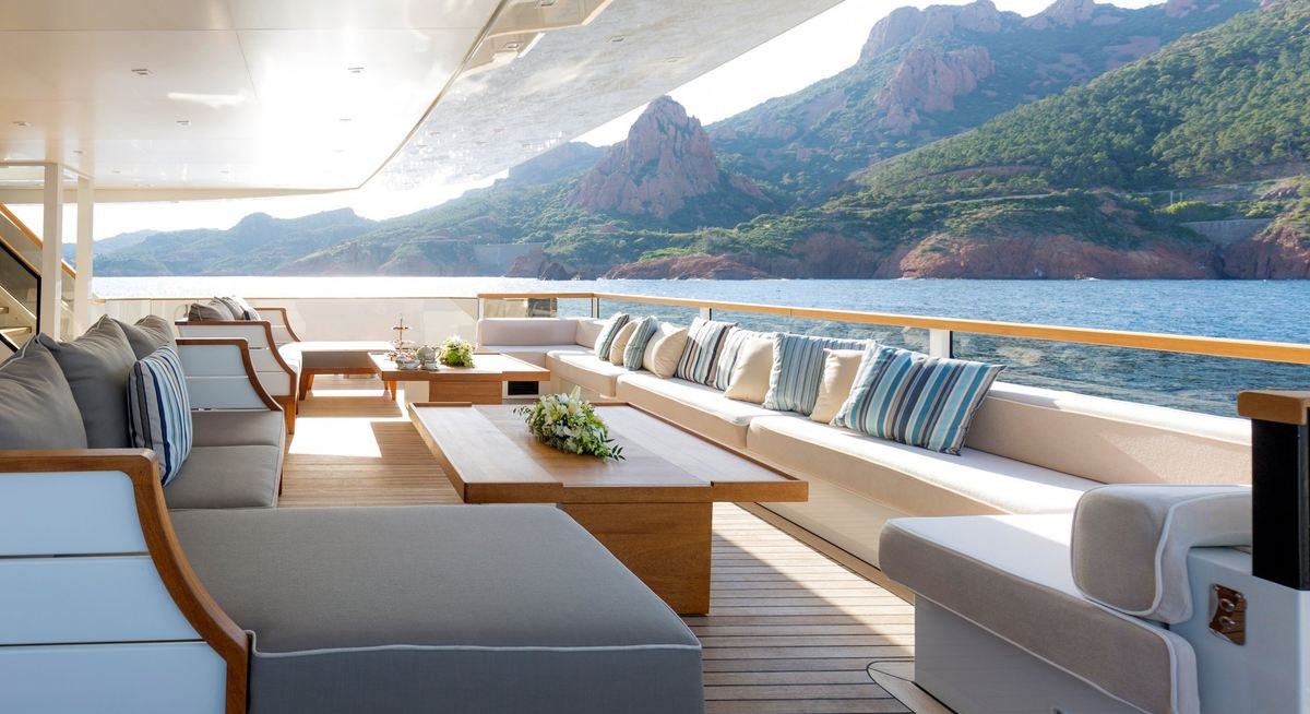 TAIBA yacht charter 4