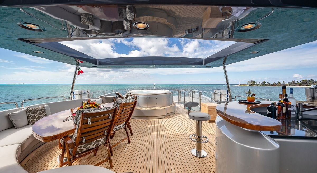 TAIL LIGHTS yacht charter 3