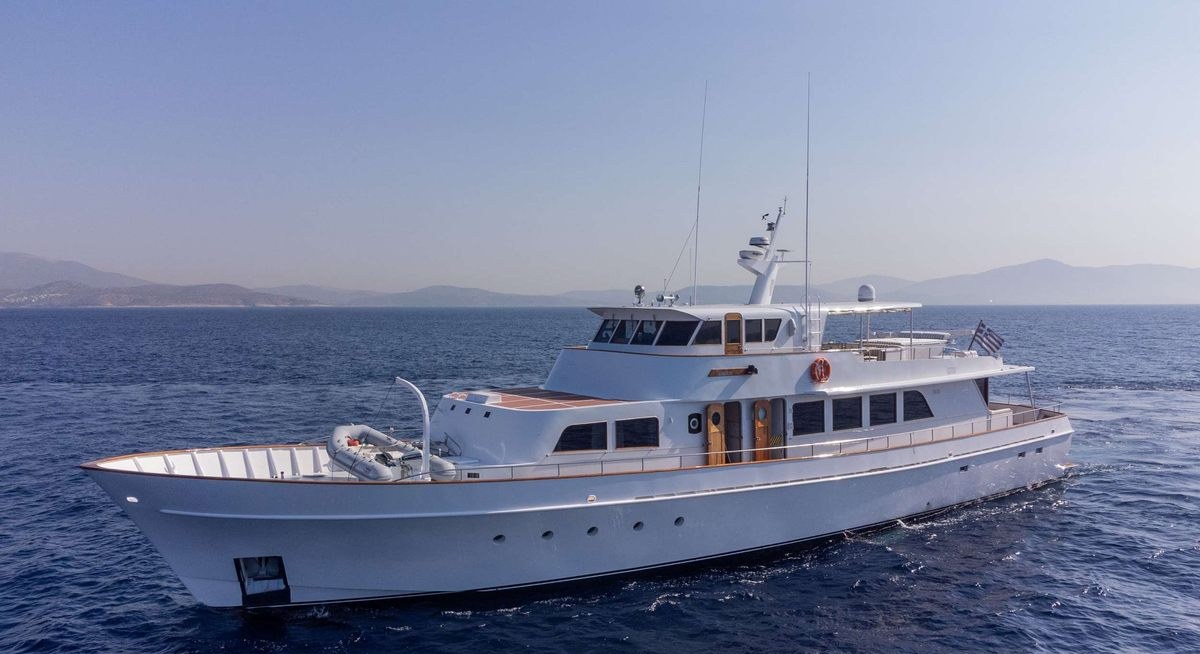 TAKA YACHT CHARTER yacht charter