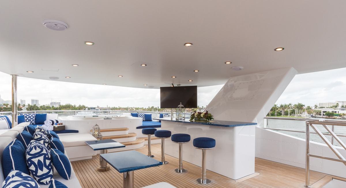 TANZANITE yacht charter 4