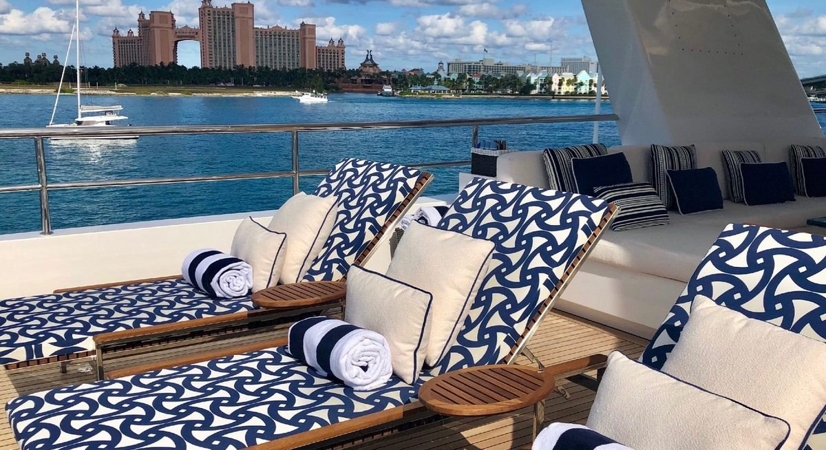TANZANITE yacht charter 3
