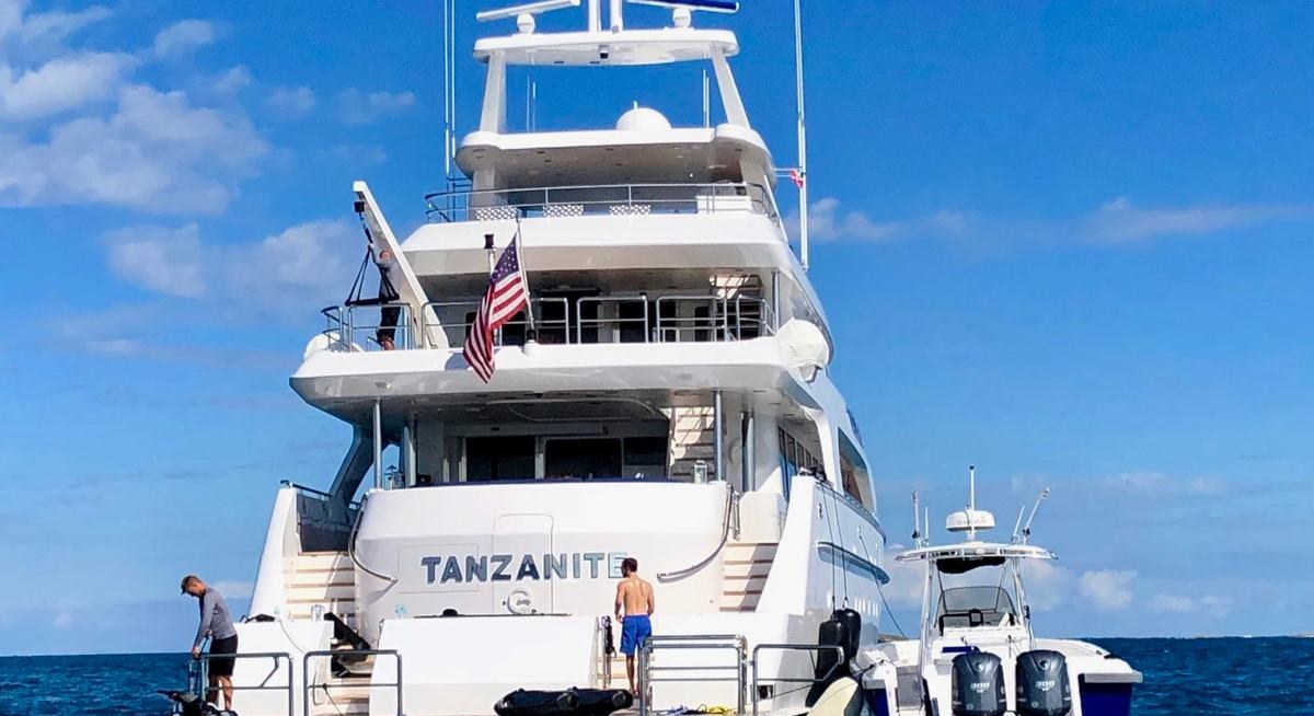 TANZANITE yacht charter 5