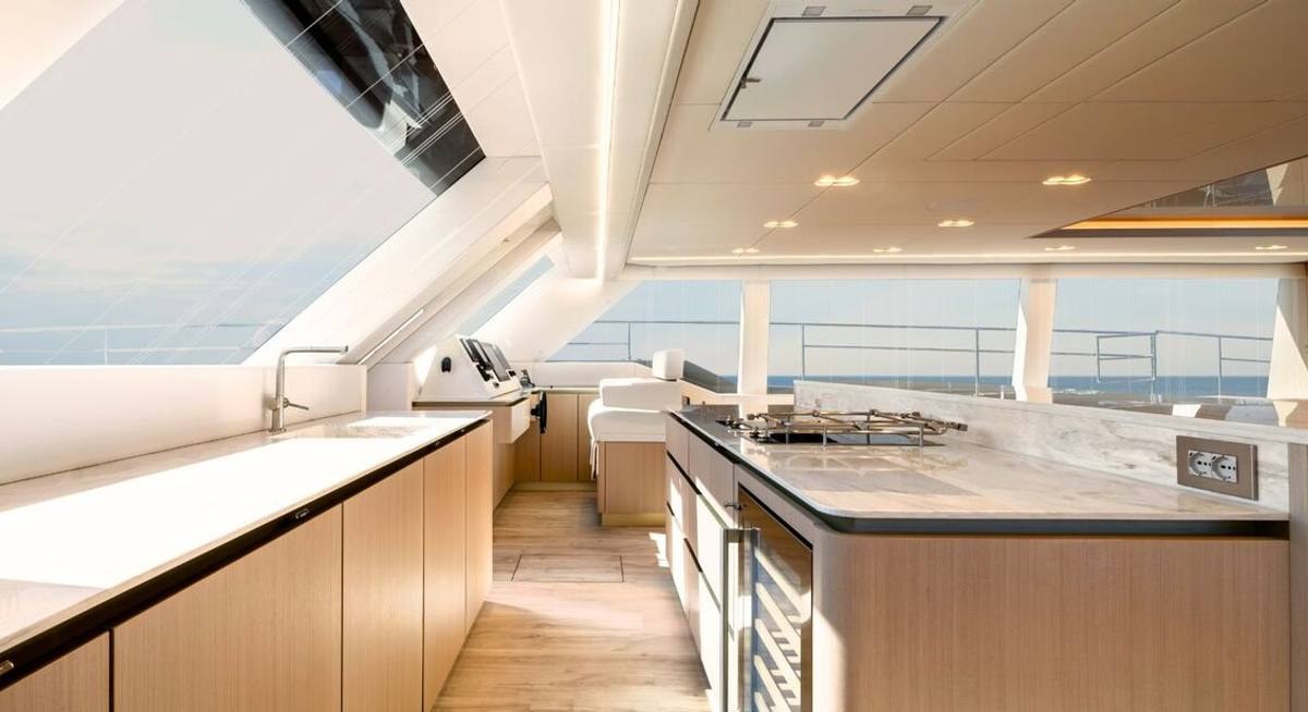 TESNI yacht charter 3