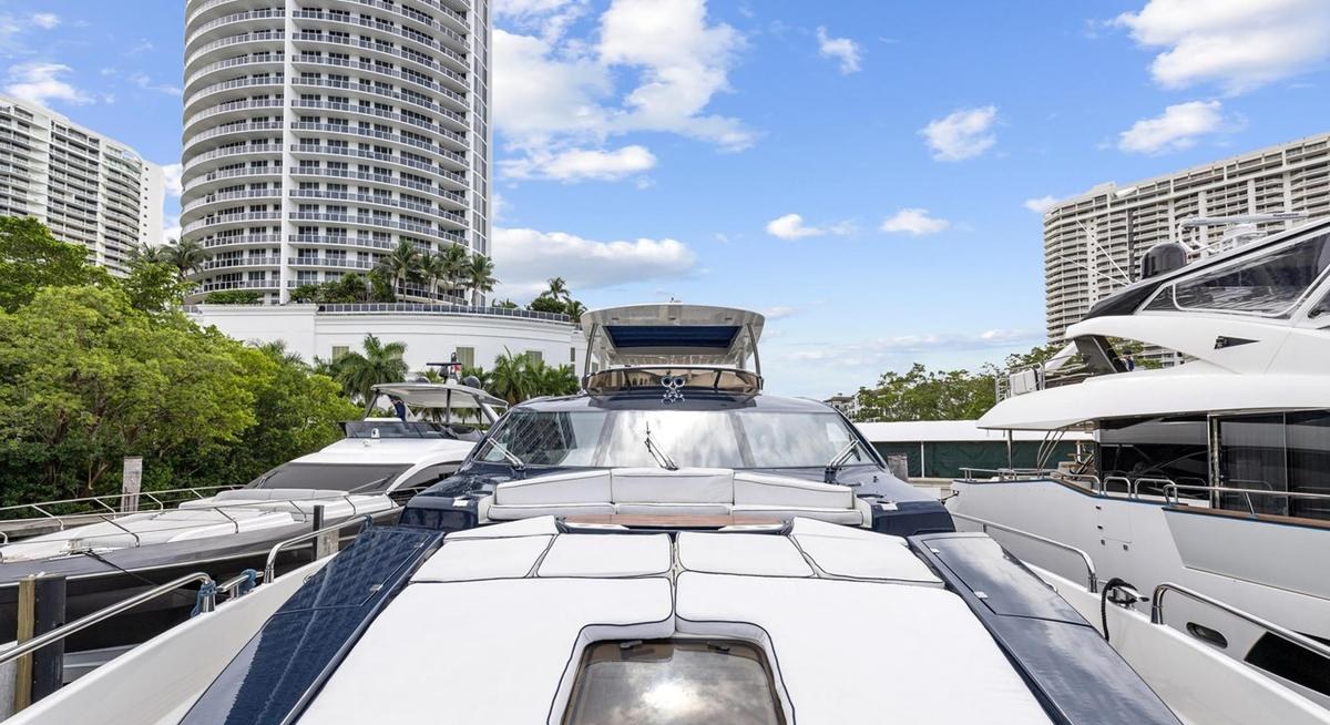 THE CABANA yacht charter 2